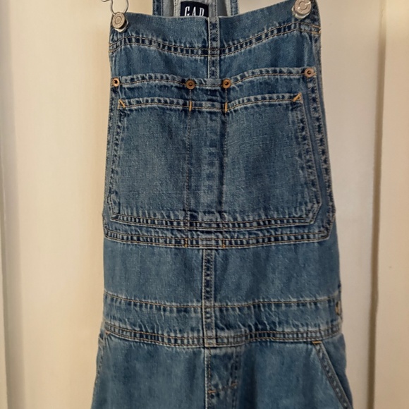 Fun cute Gap denim overalls - Picture 4 of 6